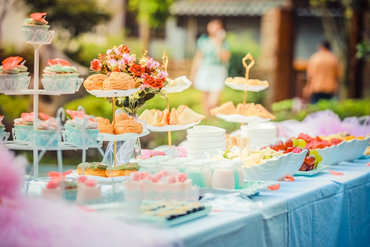 Candy Bar im Garten Hochzeit