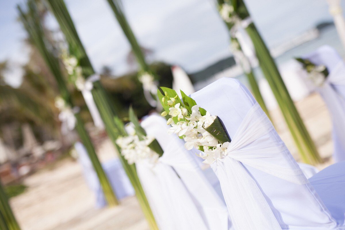 Hochzeit in Phuket Cape Panwa - Trauung am Strand