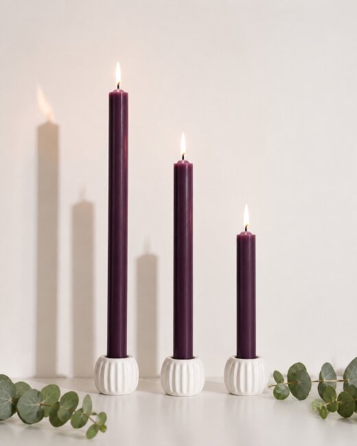 Stabkerzen Set Aubergine &ndash; 3 Gr&ouml;&szlig;en (25, 18 &amp; 10 cm) &ndash; 12 St&uuml;ck