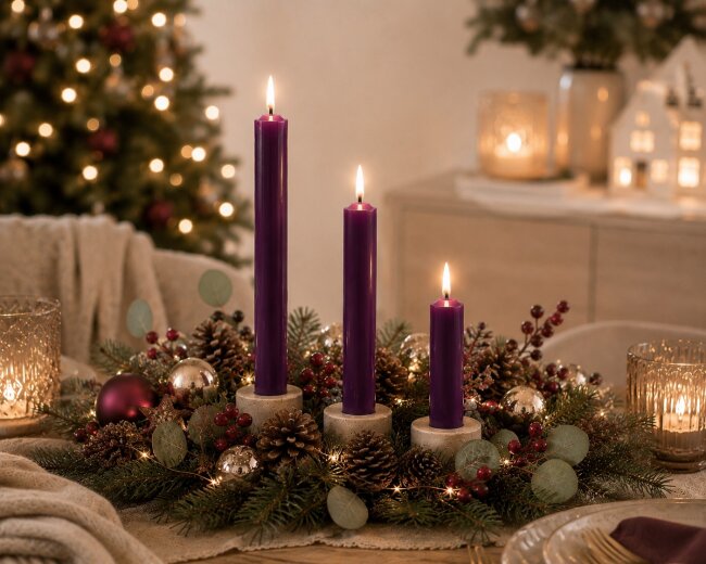Stabkerzen Set Aubergine &ndash; 3 Gr&ouml;&szlig;en (25, 18 &amp; 10 cm) &ndash; 12 St&uuml;ck