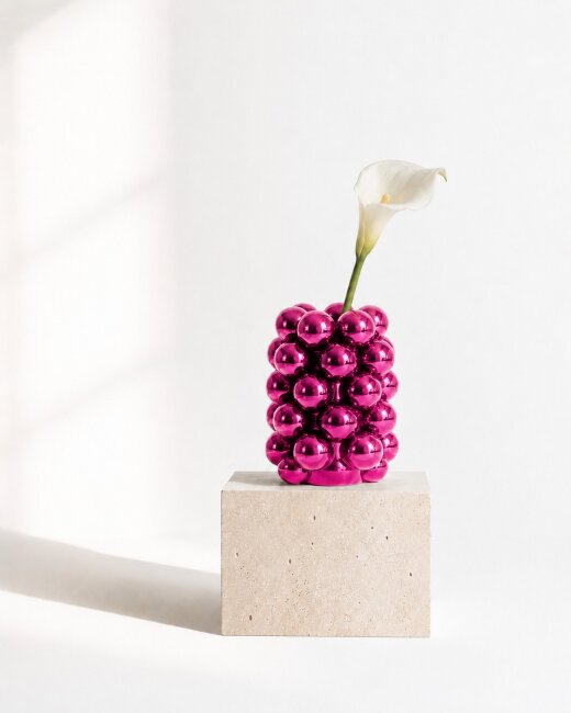 Blumenvase Bubble Pink aus Porzellan &ndash; Moderne Designvase mit Kugelstruktur &ndash; 17 cm