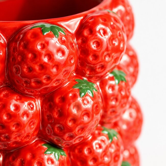 Blumenvase Erdbeeren aus Keramik &ndash; Dekovase 19 cm