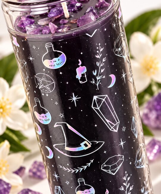 Kristallhexe Duftkerze im Glas &ndash; Jasmin &amp; Amethyst | Vegane Kerze mit Kristallsplittern
